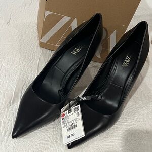 Zara Classic leather Black Pointed Heels nwt